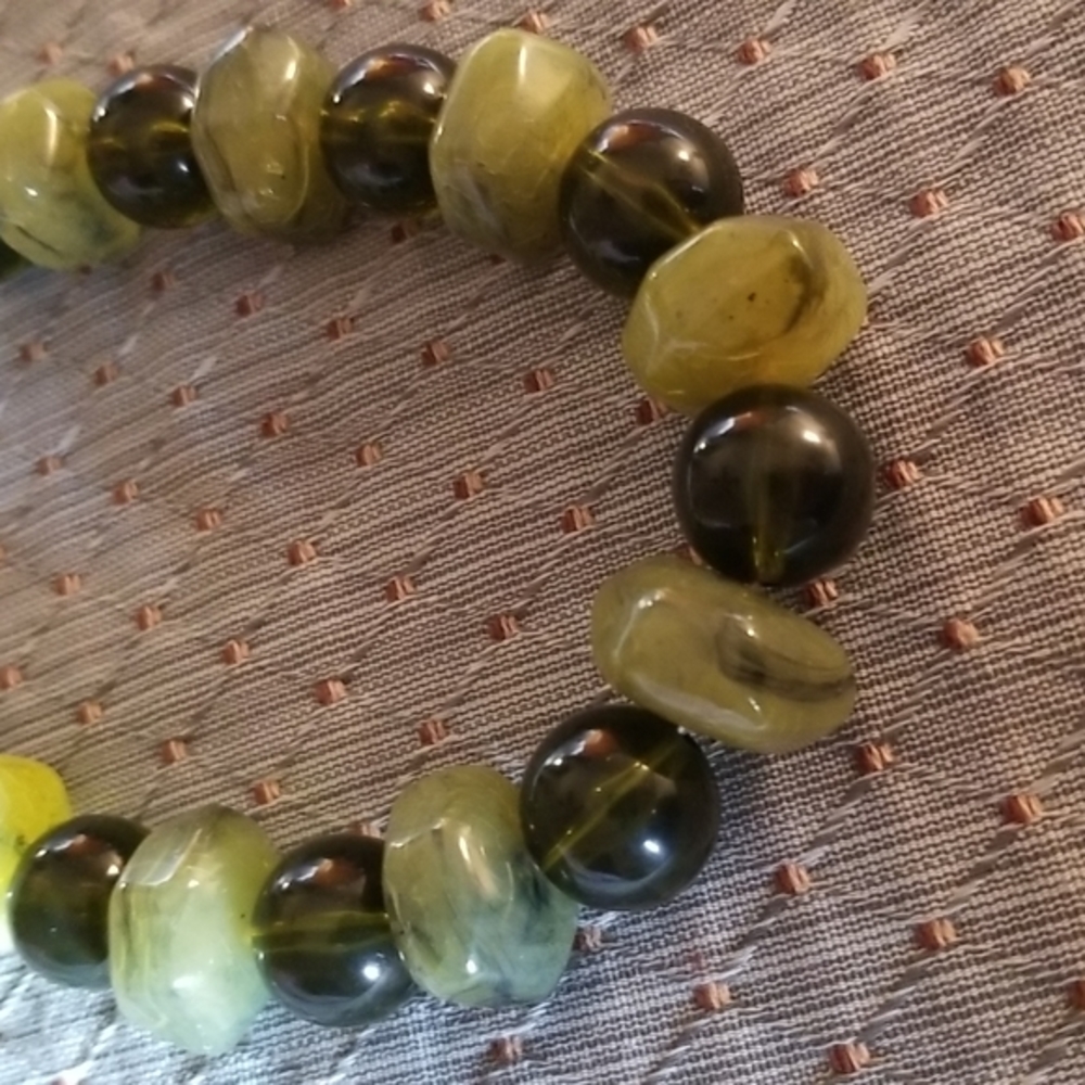 Dark & Light Jade Green Colored Beaded Necklace - Picture 3 of 6